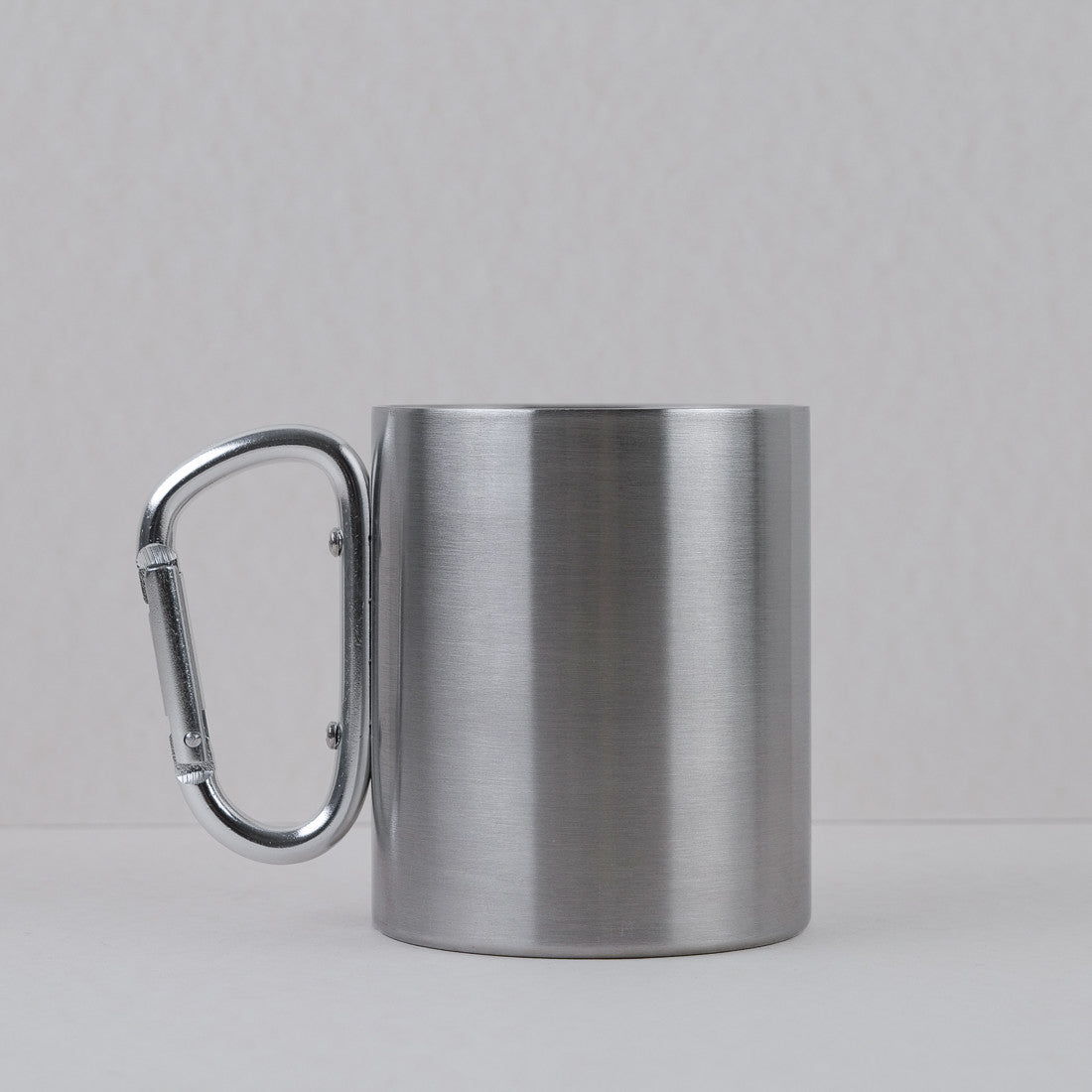 Tasse inox avec anse mousqueton