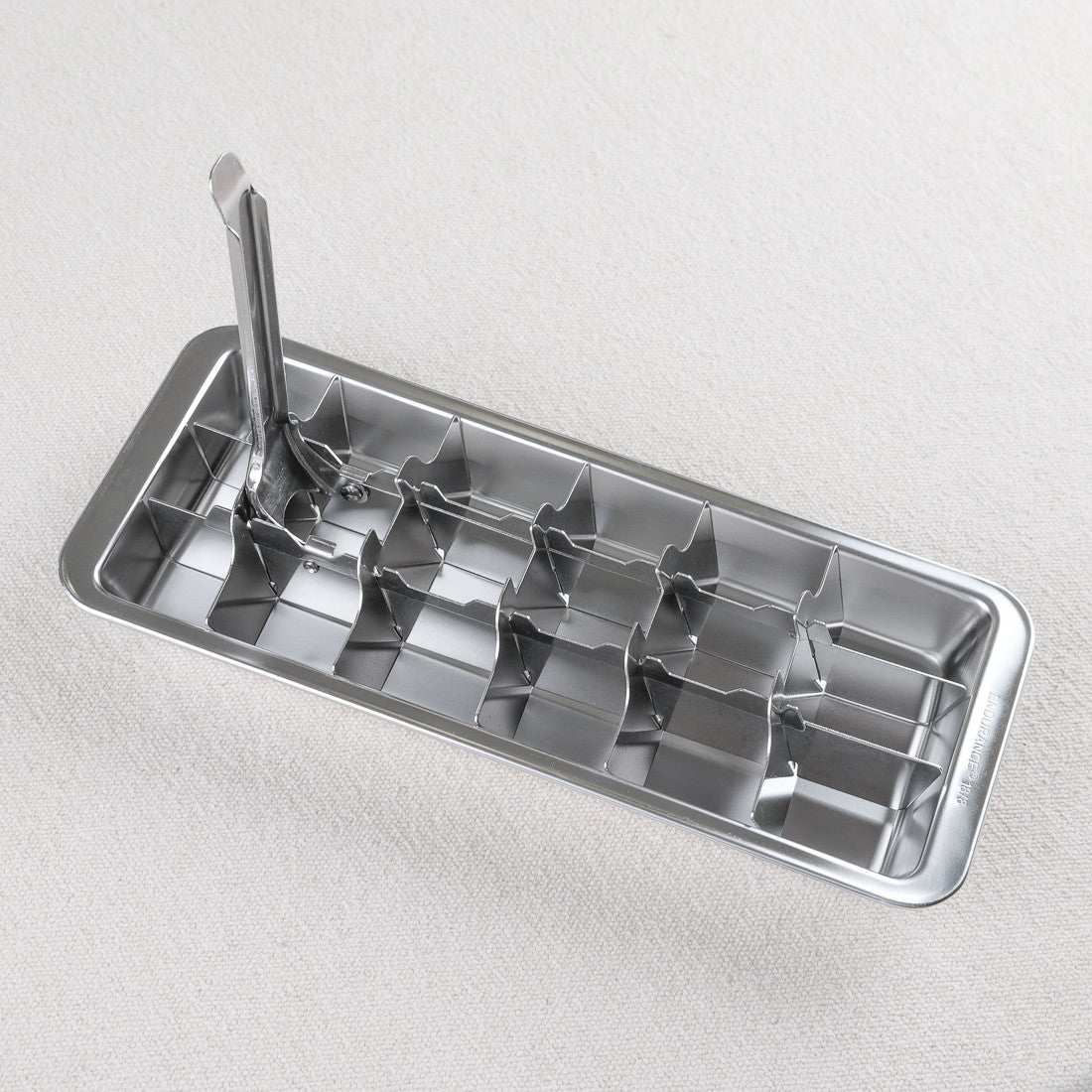 Bac à glaçon éjectable en inox
