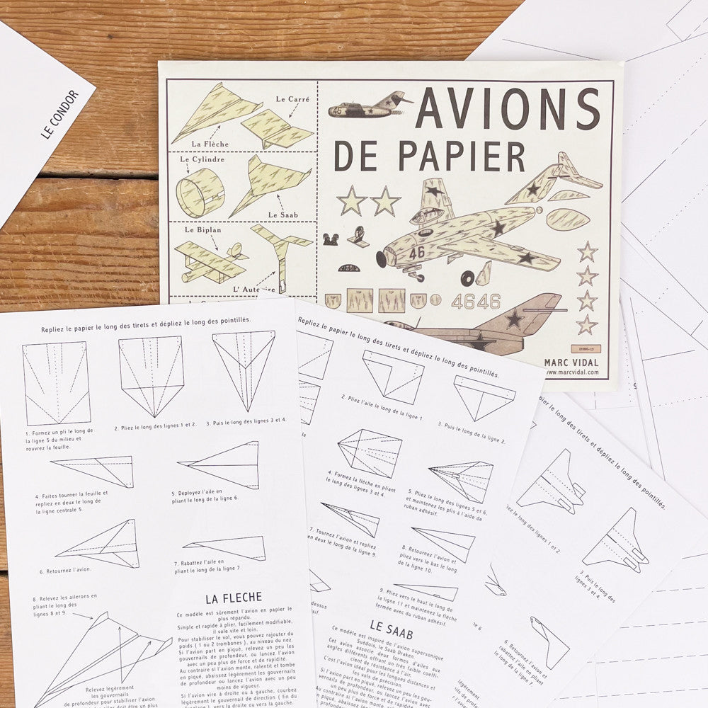 32 Avions de papier