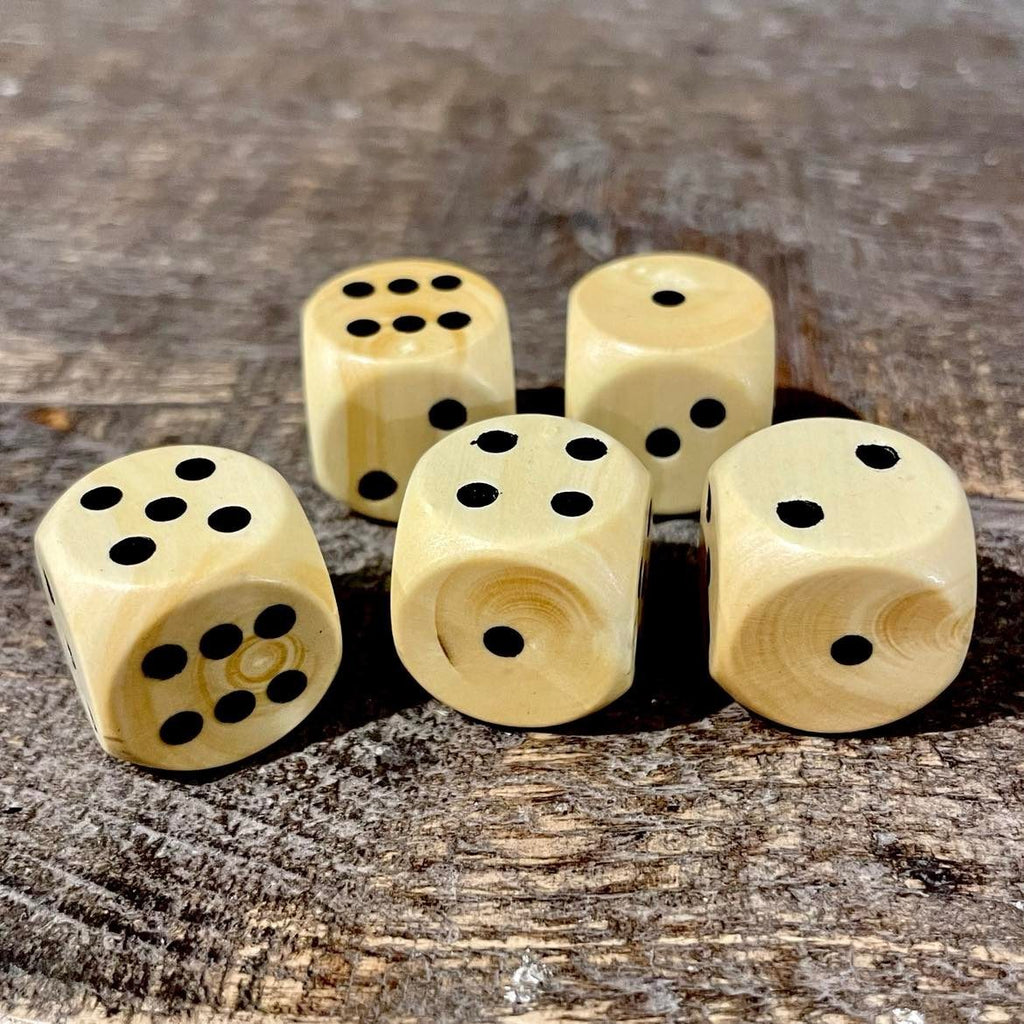 5 dés en buis