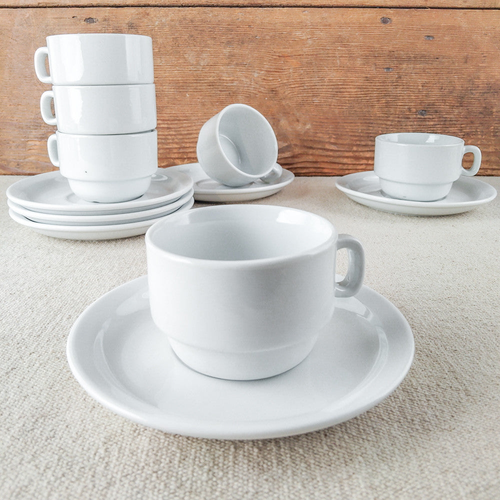 6 Tasses à café en porcelaine blanche avec soucoupes