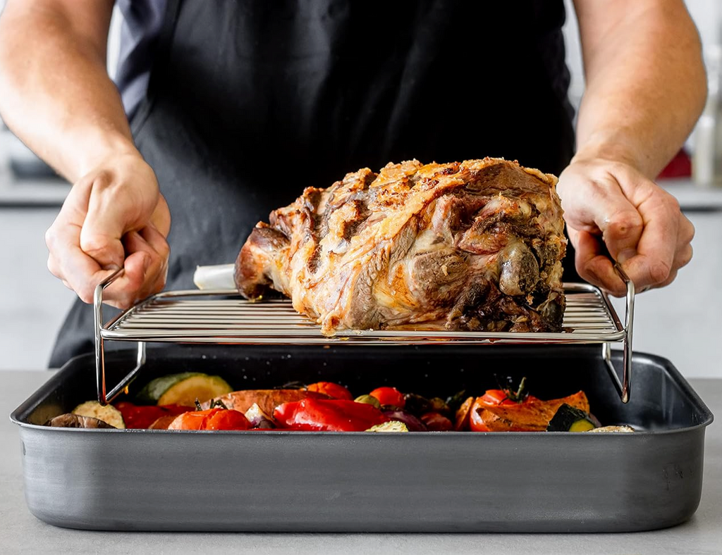 Roasting rack for a baking dish