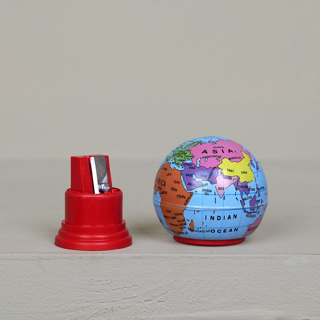 Taille-crayon Globe