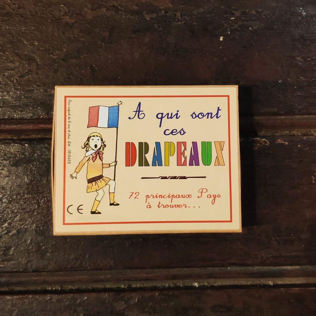 A qui sont ces drapeaux ?
