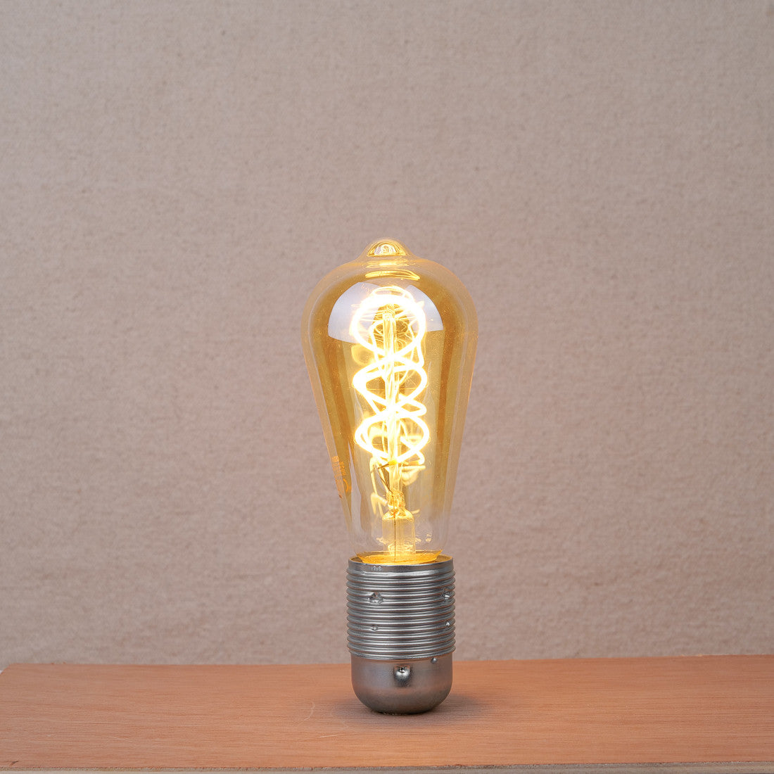 Ampoule forme Edison Led E27 4W verre ambré