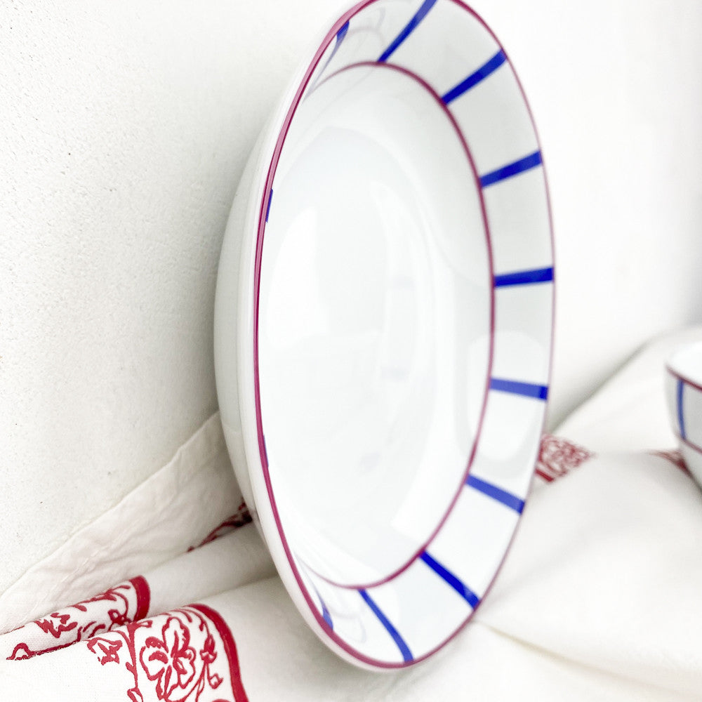 Assiette creuse basque rouge et bleue