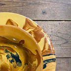 Assiette creuse jaspée miel