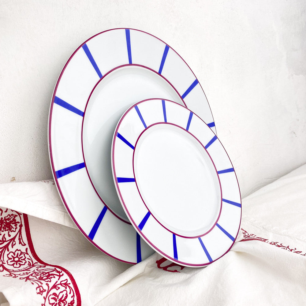 Assiette plate basque rouge et bleue