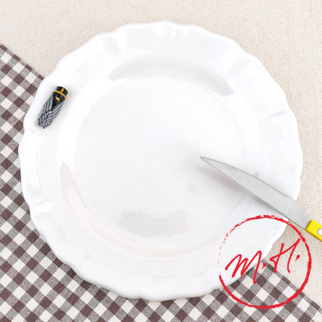 Assiette plate blanche Cigale