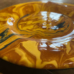 Assiette jaspée miel