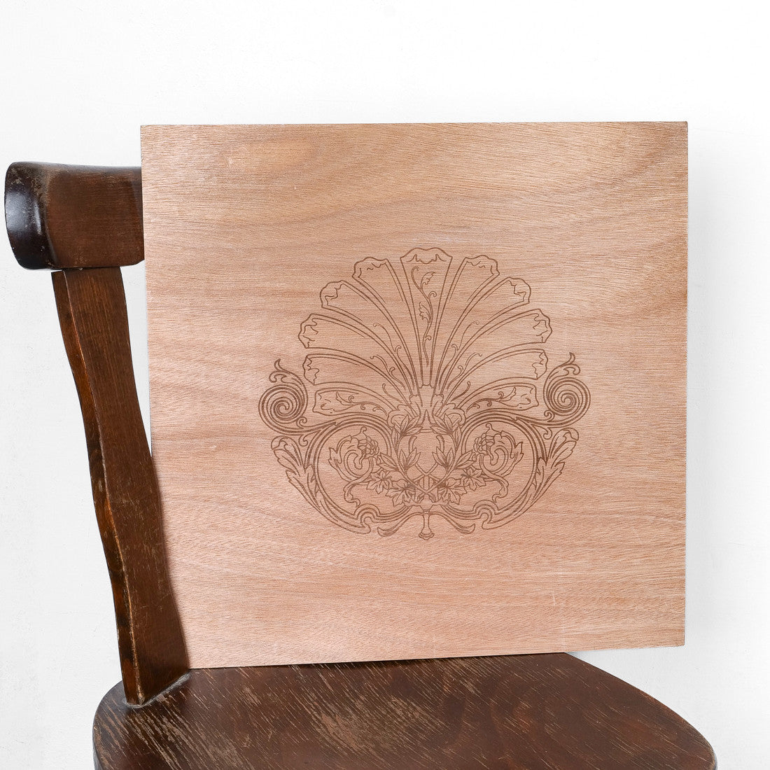 Assise de chaise gravée à découper