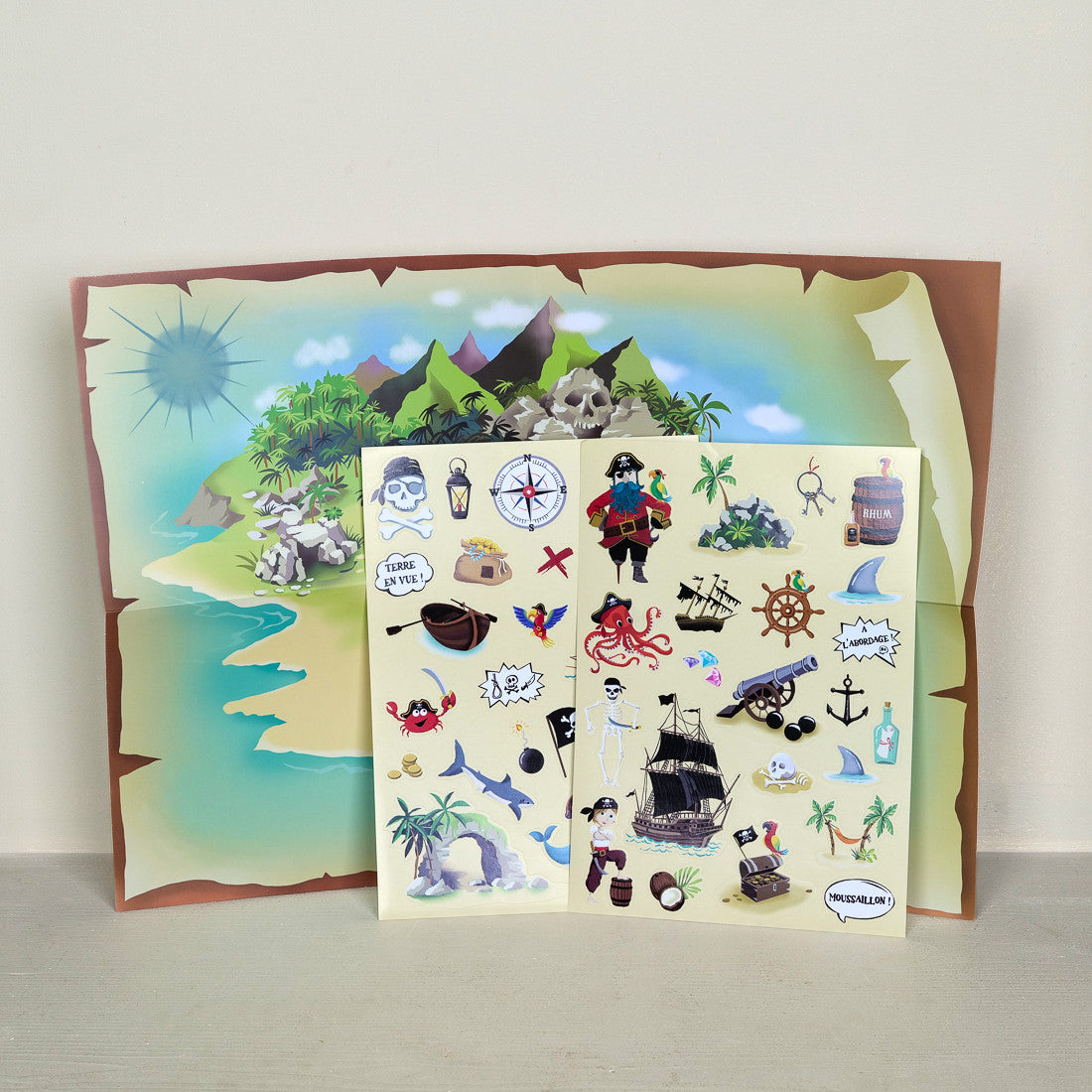 Autocollants et poster pirates
