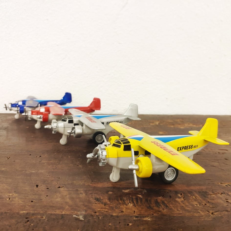 Avion à rétro-friction