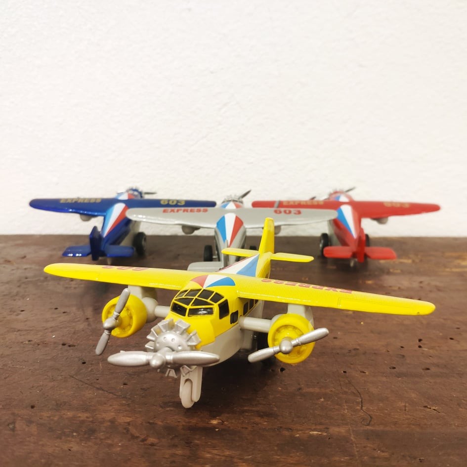 Avion à rétro-friction