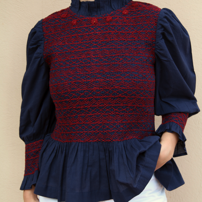 Blouse marine à smocks
