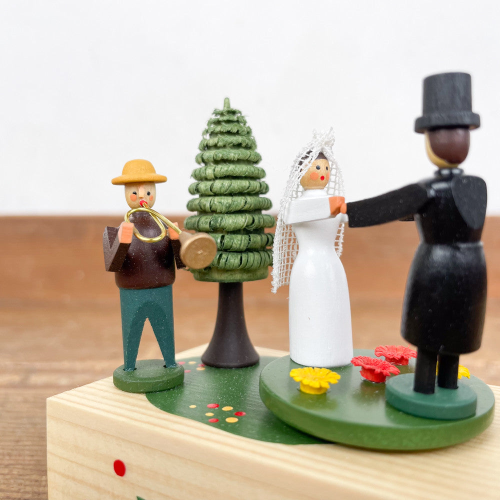Boîte à musique en bois Mariage champêtre