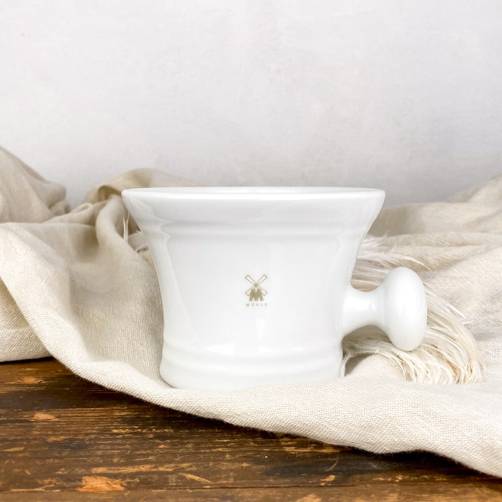 Bol de rasage en porcelaine avec poignée