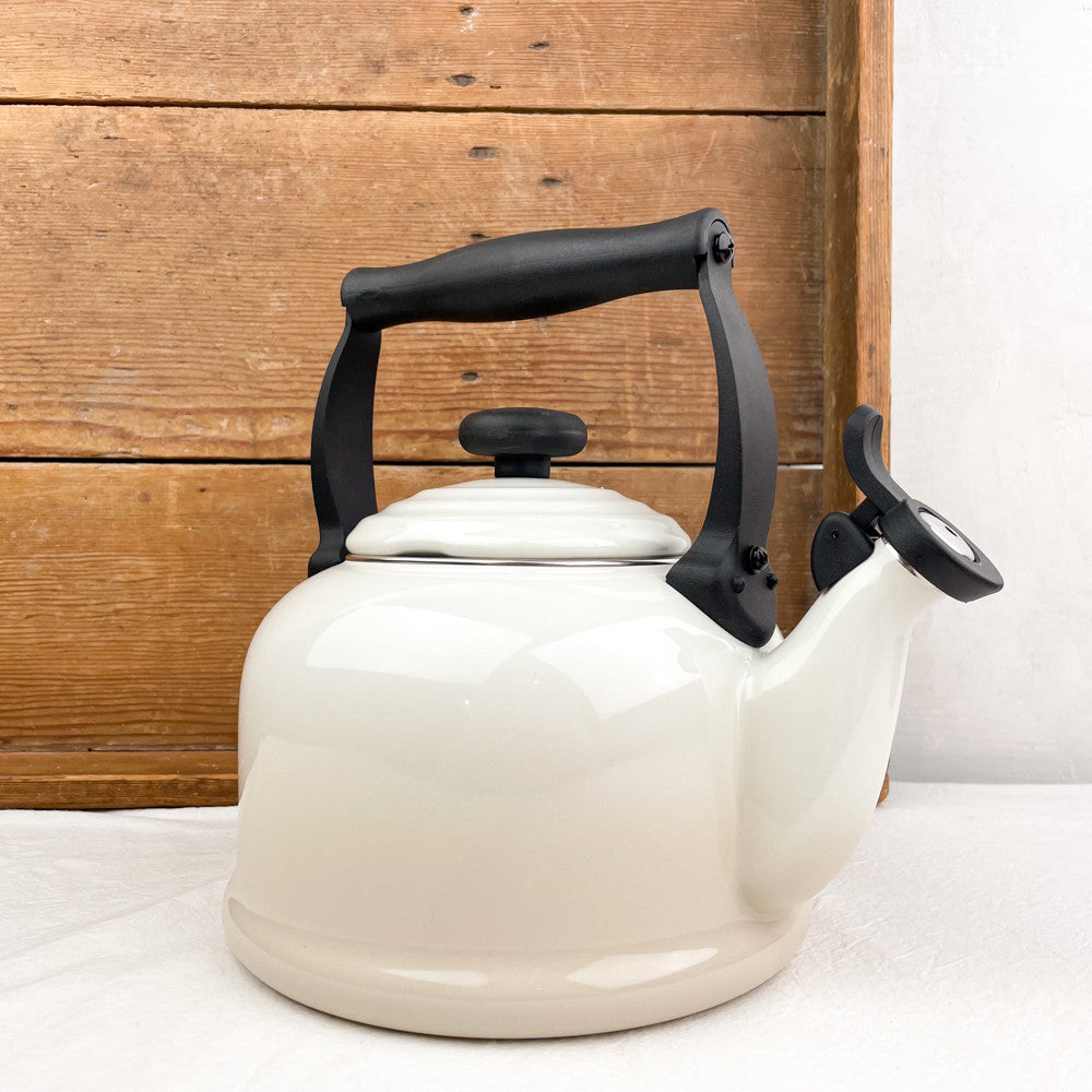 Bouilloire sifflante 2,1L blanc meringue