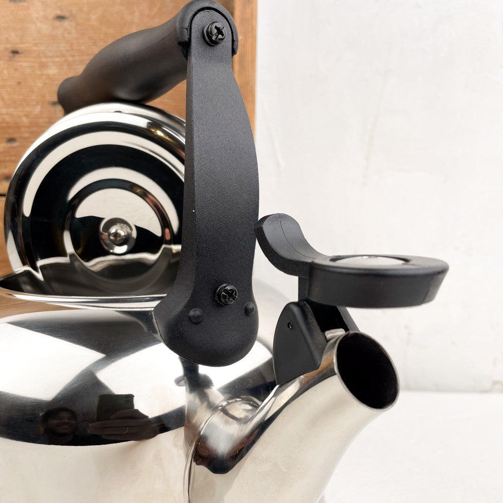 Bouilloire sifflante  inox 2L