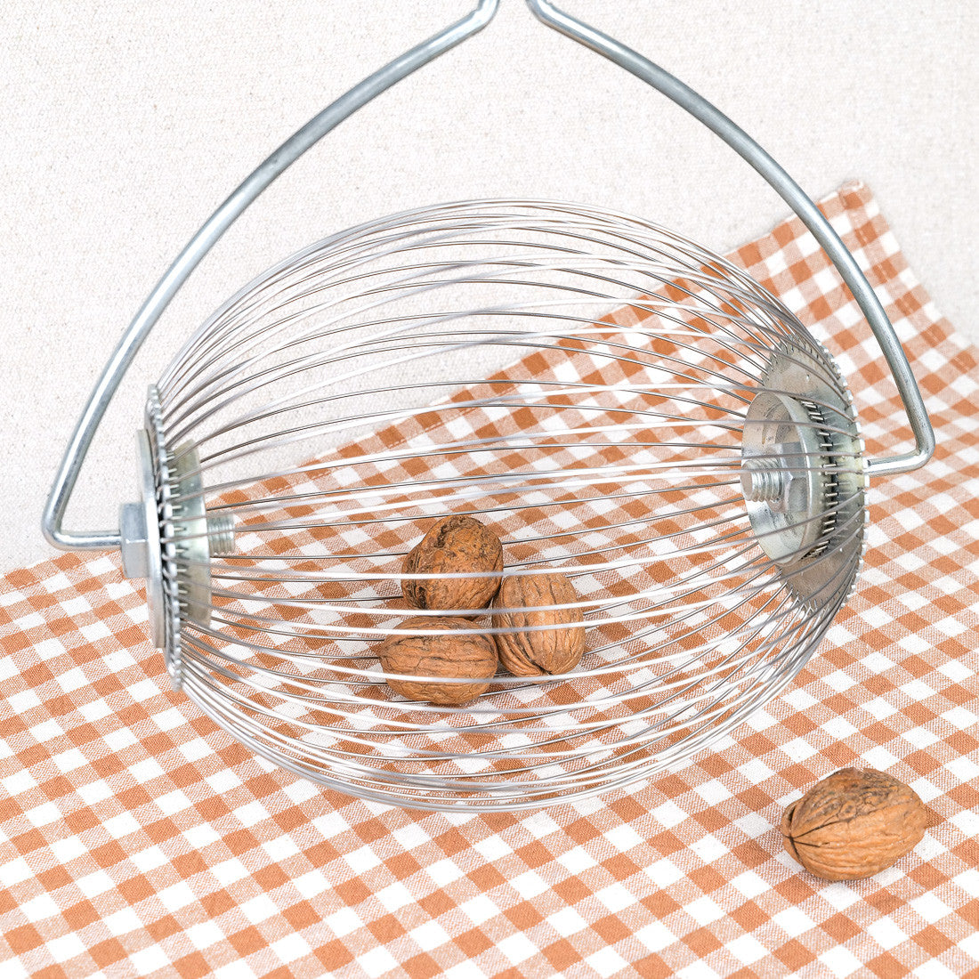 Boule ramasse noix