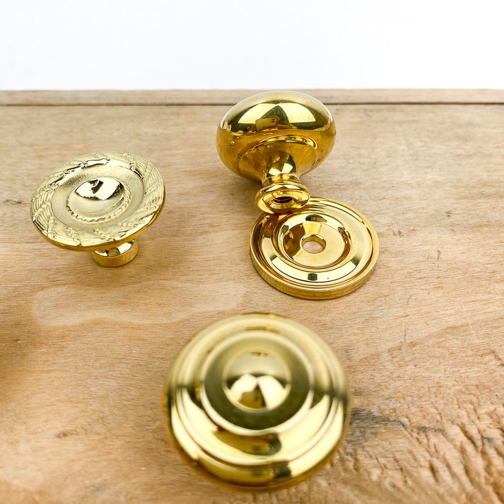 Bouton de tiroir décoratif en laiton poli