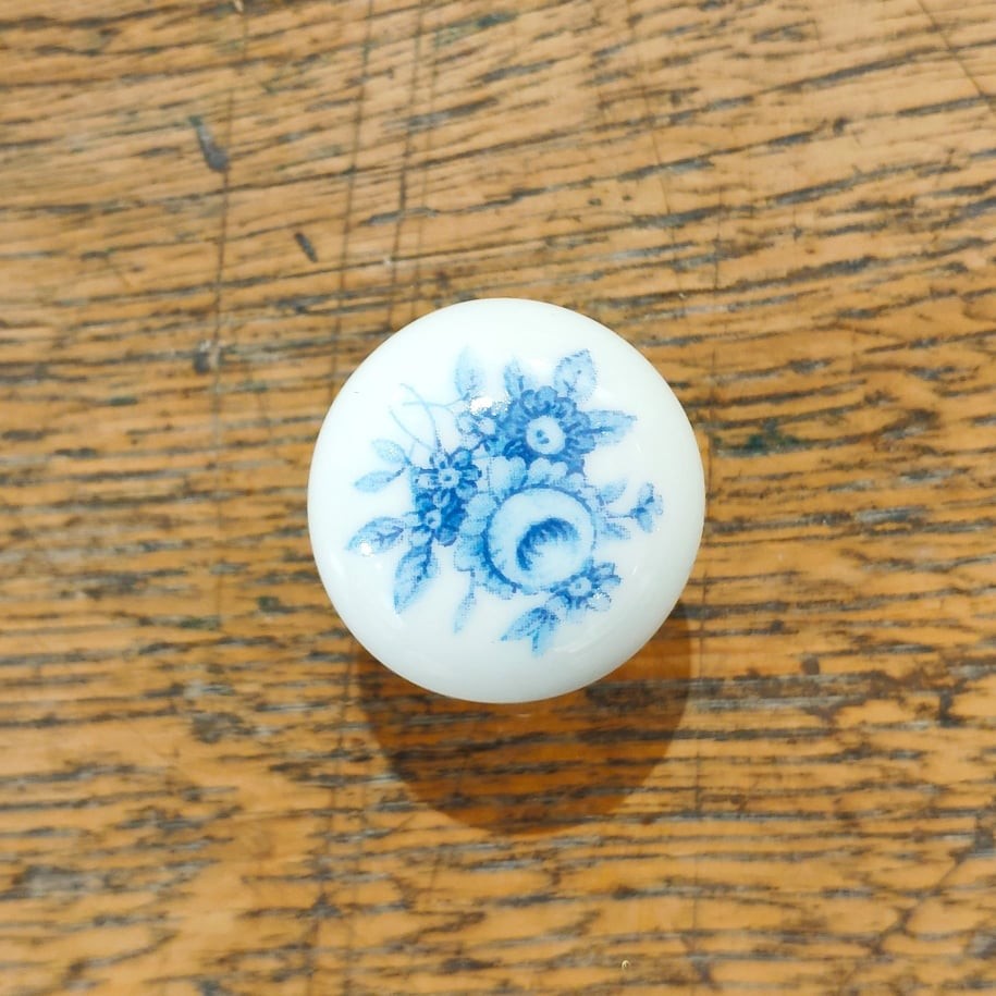 Bouton de tiroir en porcelaine motif fleuri