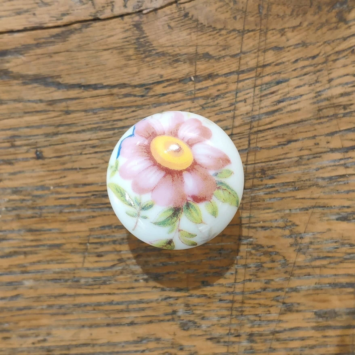 Bouton de tiroir en porcelaine motif fleuri
