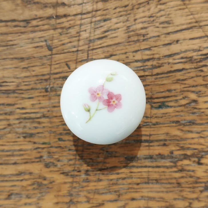 Bouton de tiroir en porcelaine motif fleuri