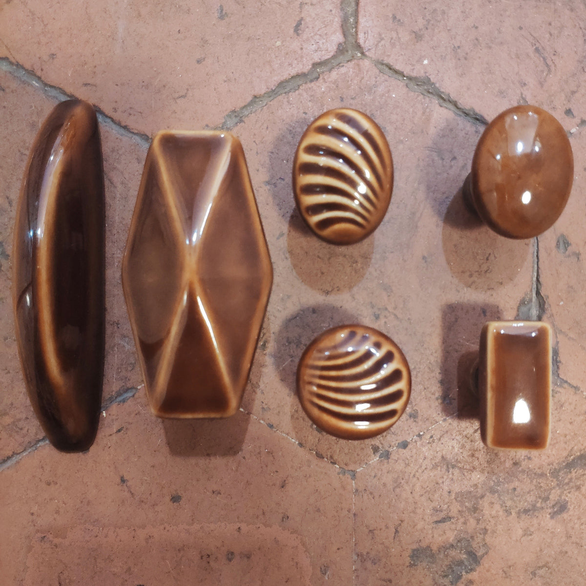 Boutons de porte & placards porcelaine brun