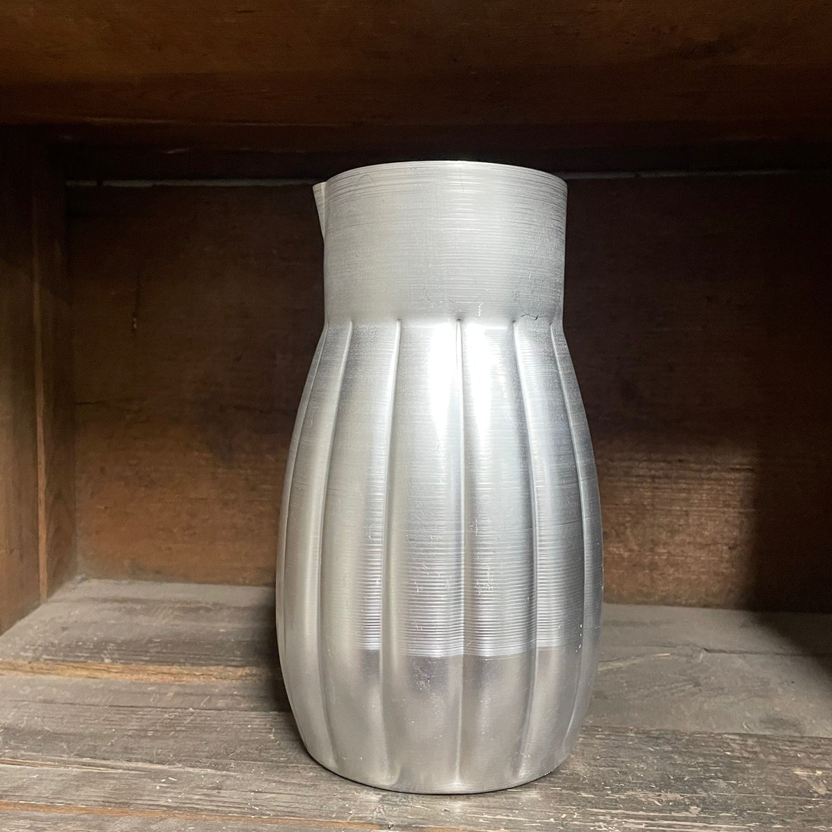 Broc festonné en aluminium 1.3L