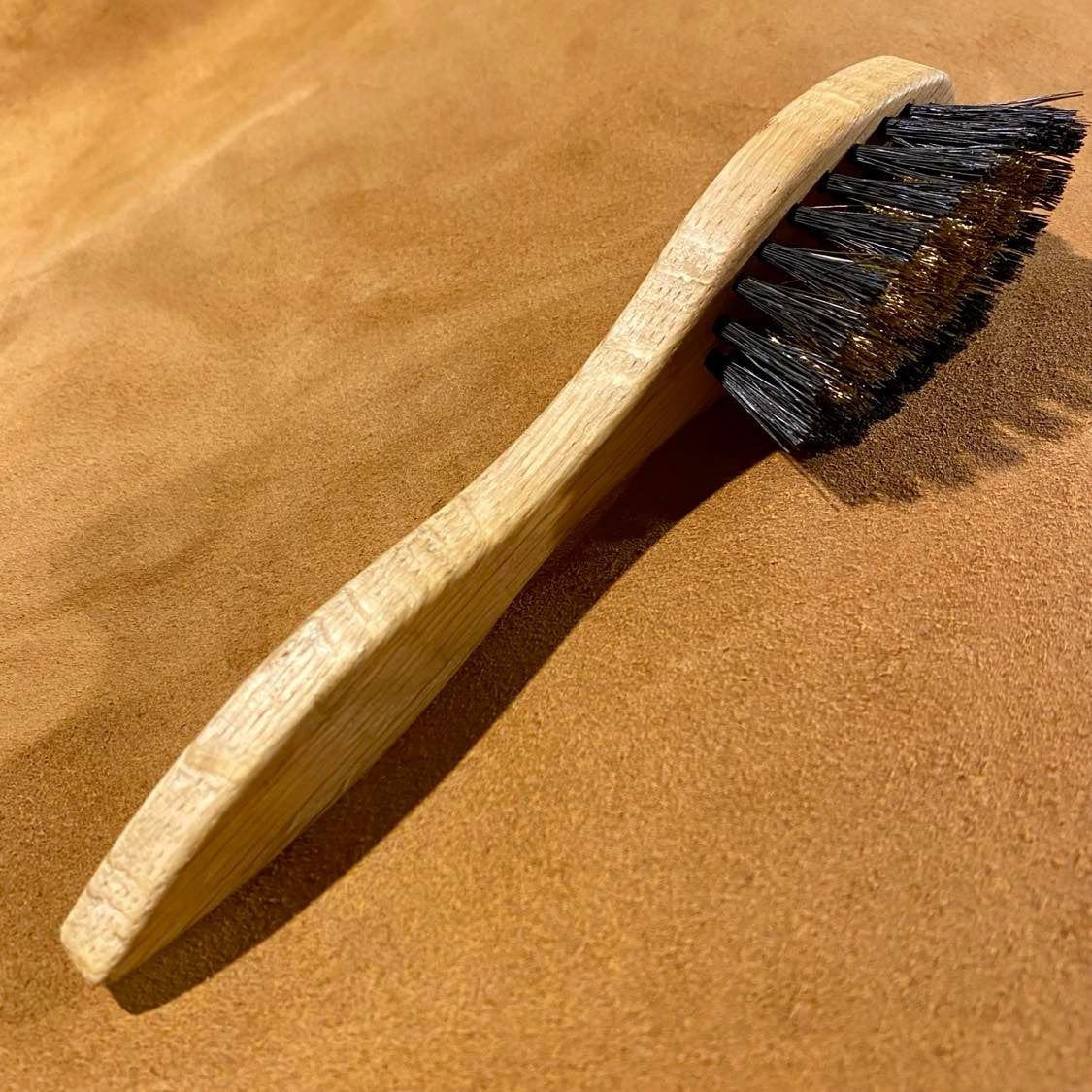 Brosse à daim crin et laiton