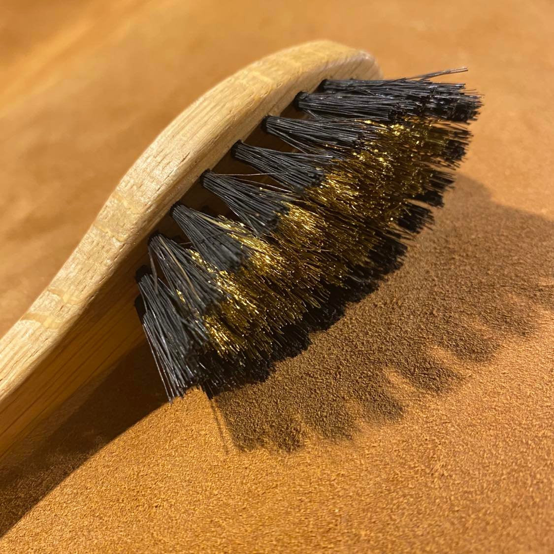 Brosse à daim crin et laiton