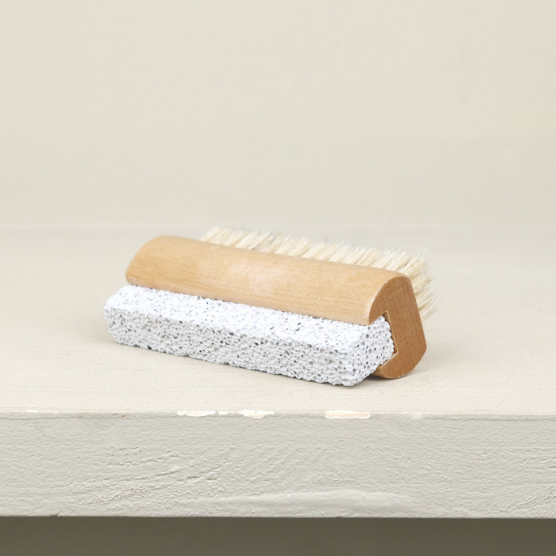 Brosse à ongles avec pierre ponce