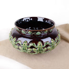 Cache pot en terre cuite à frise de grenouilles