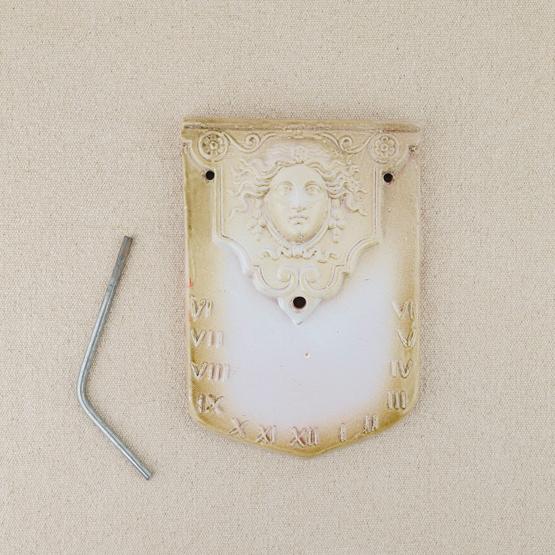 Cadran solaire écusson émaillée