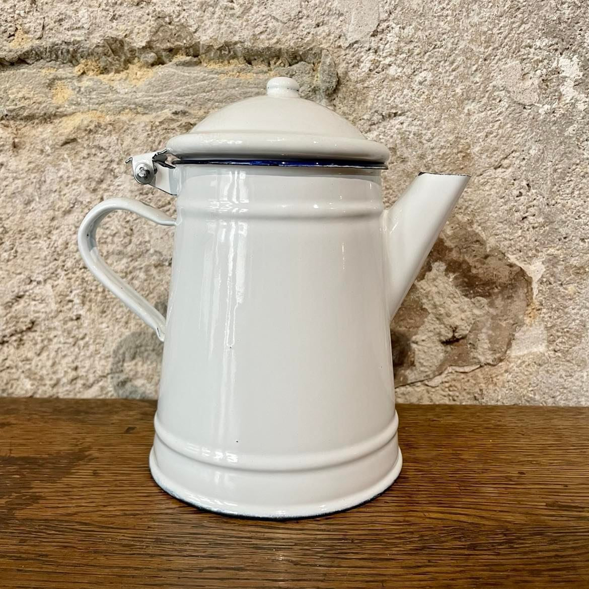 Cafetière conique émail liseré bleu