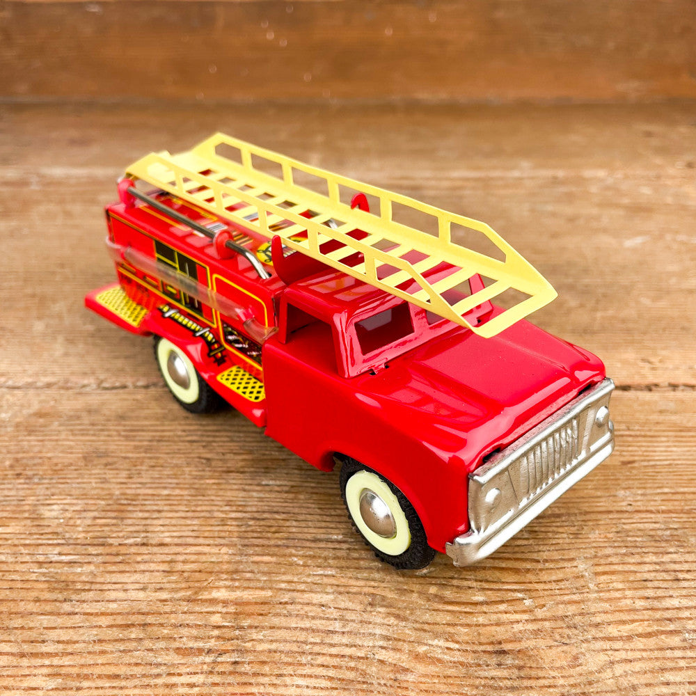 Camion de pompiers en métal