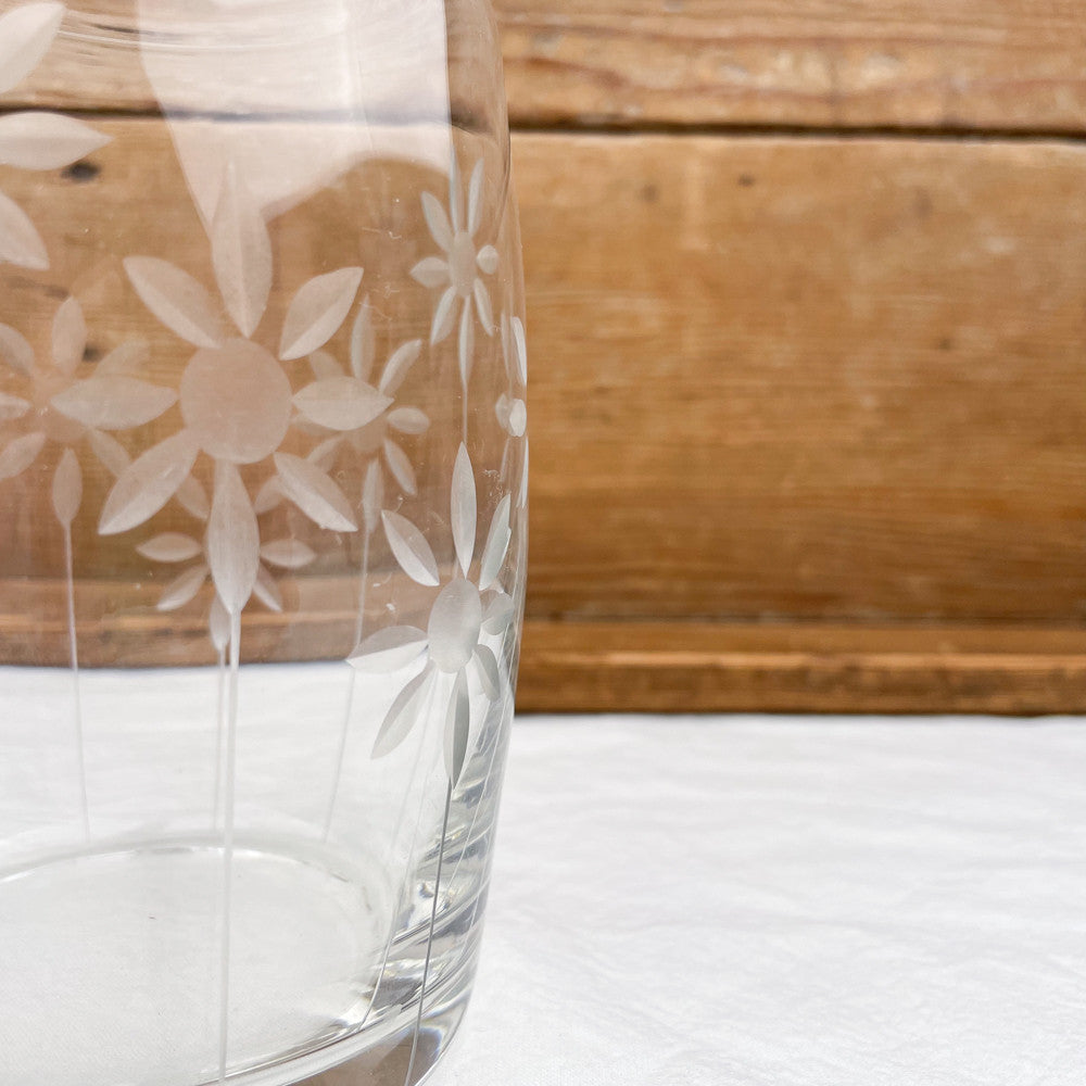 carafe en verre ciselé
