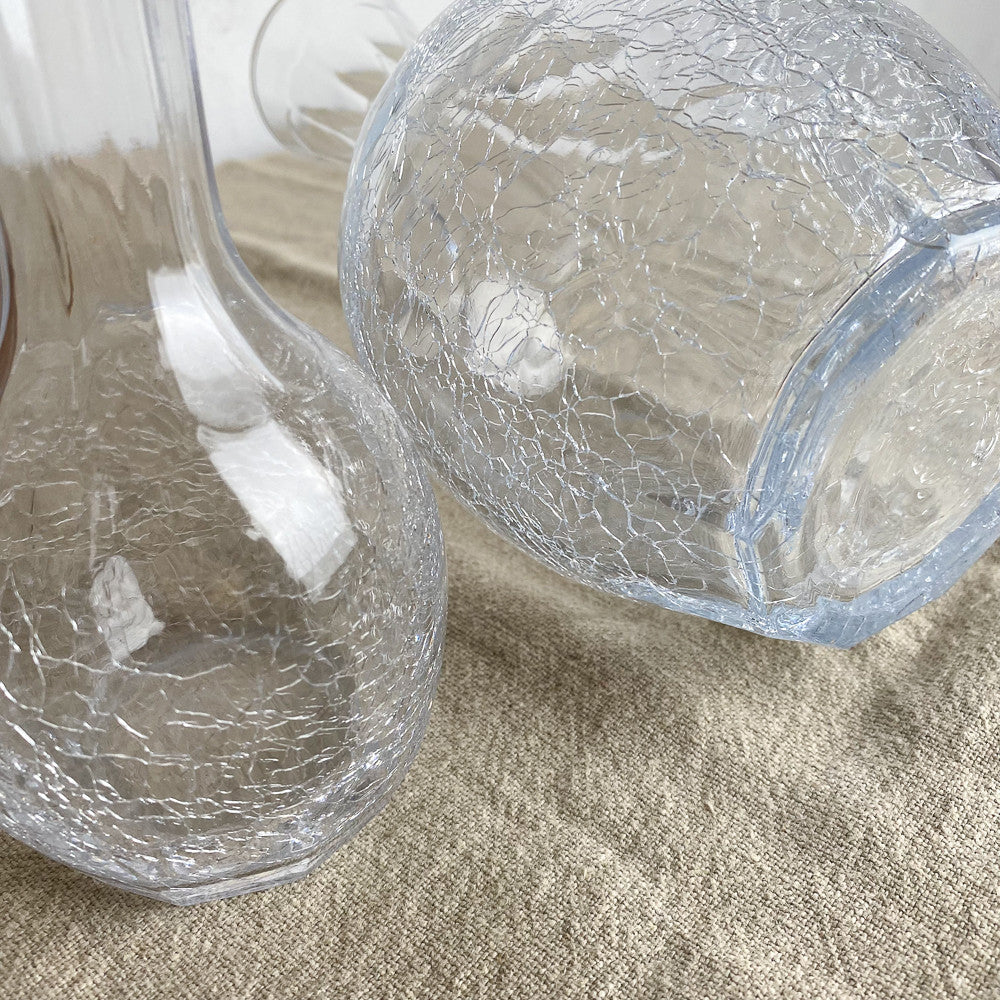 Carafe en verre craquelé
