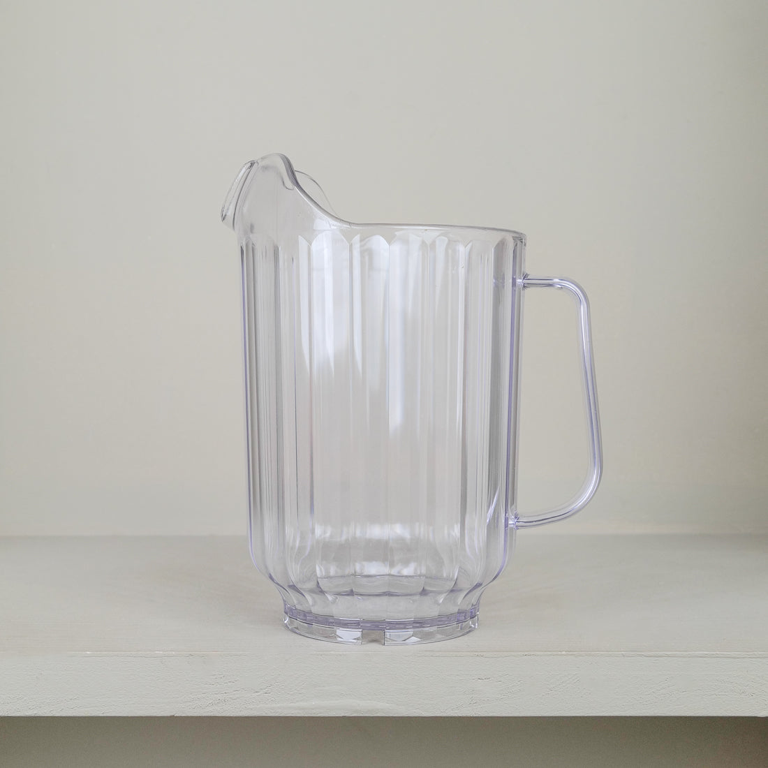 Clear polycarbonate carafe 1.5L, shatterproof pitcher for cold drinks