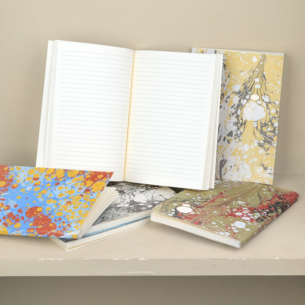 Carnet A5 en papier marbré avec ligne