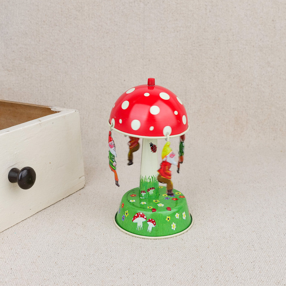 Carrousel mécanique champignon et gnomes