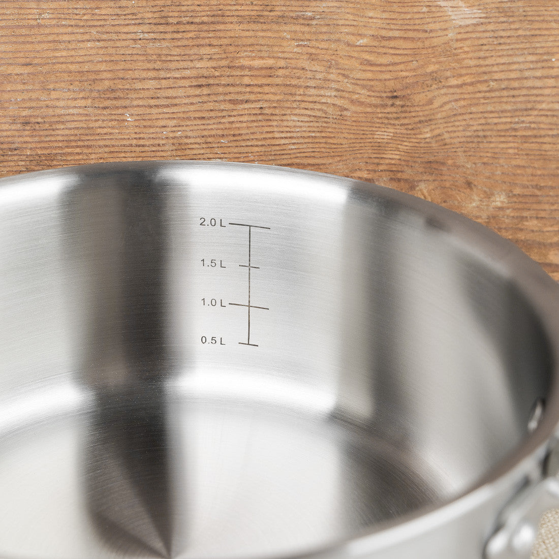 détails casserole inox menastyl triply 16cm