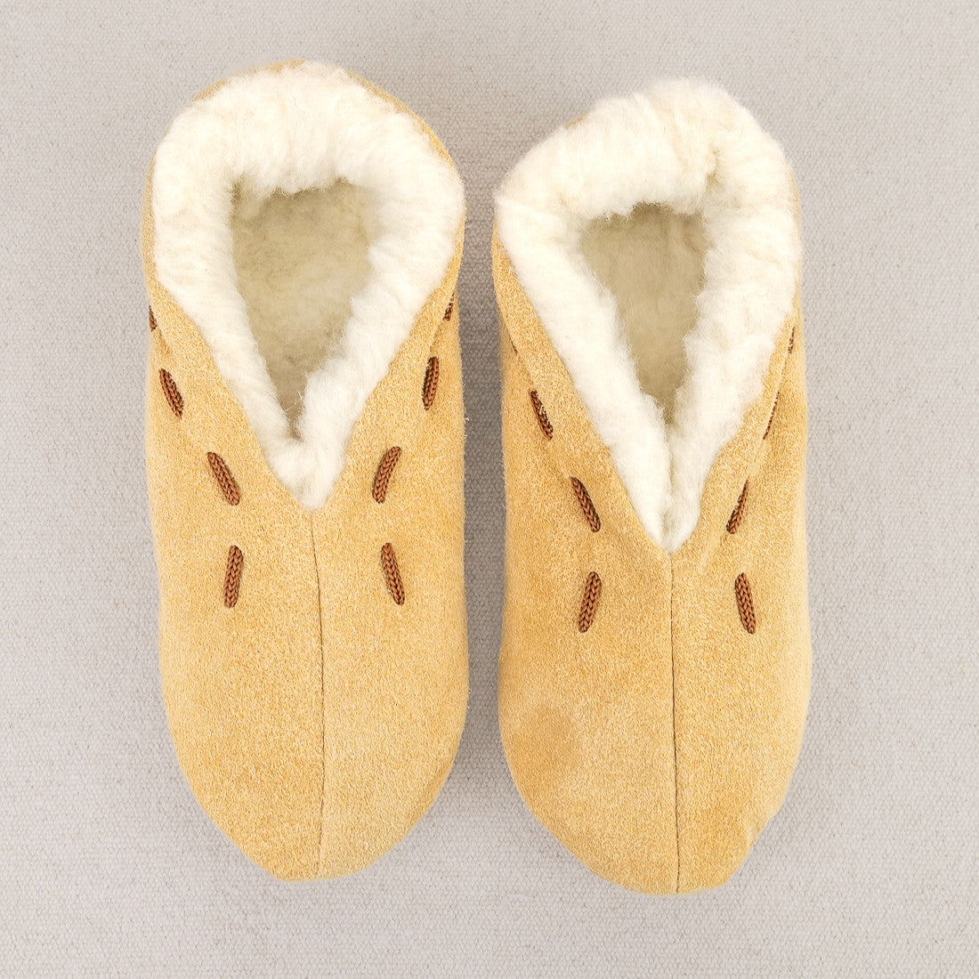 Chaussons en daim fourrés