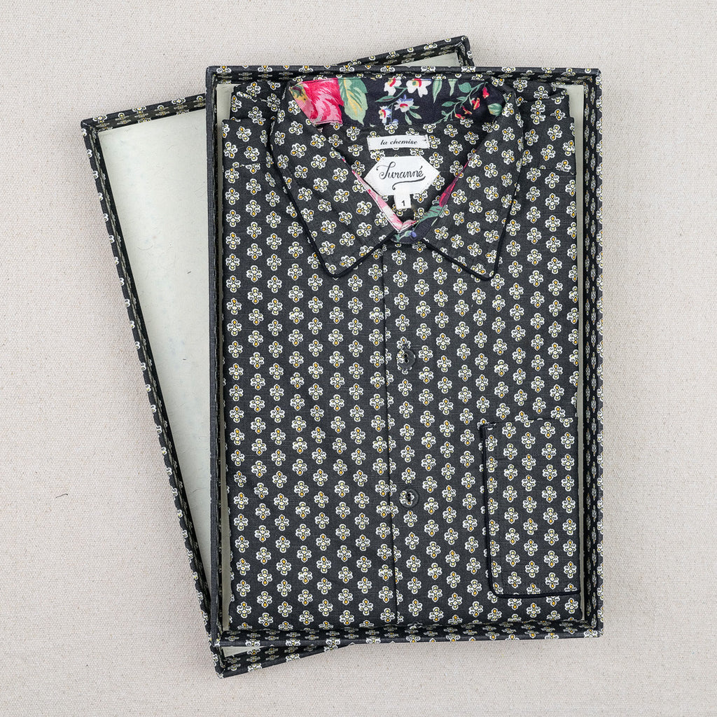 Chemise provençale à bordures fleuries