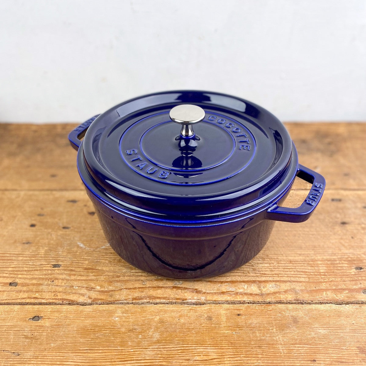 Cocotte en fonte bleu intense