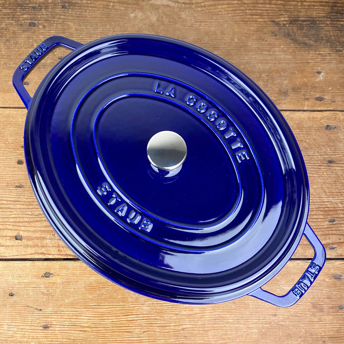 Cocotte en fonte bleu intense