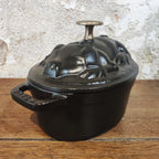 Cocotte en fonte cochonnet Staub