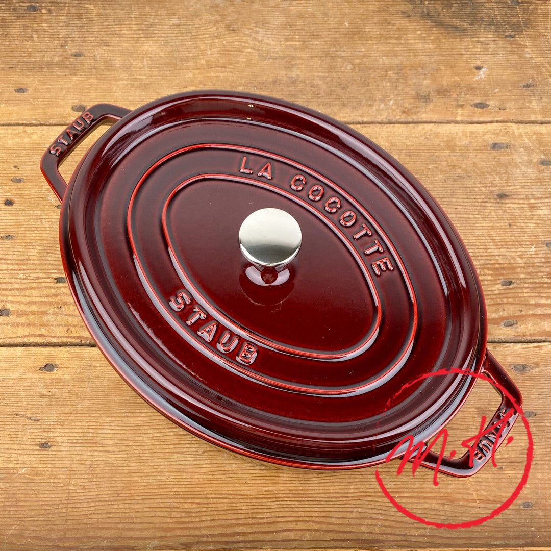 Cocotte ovale en fonte grenat