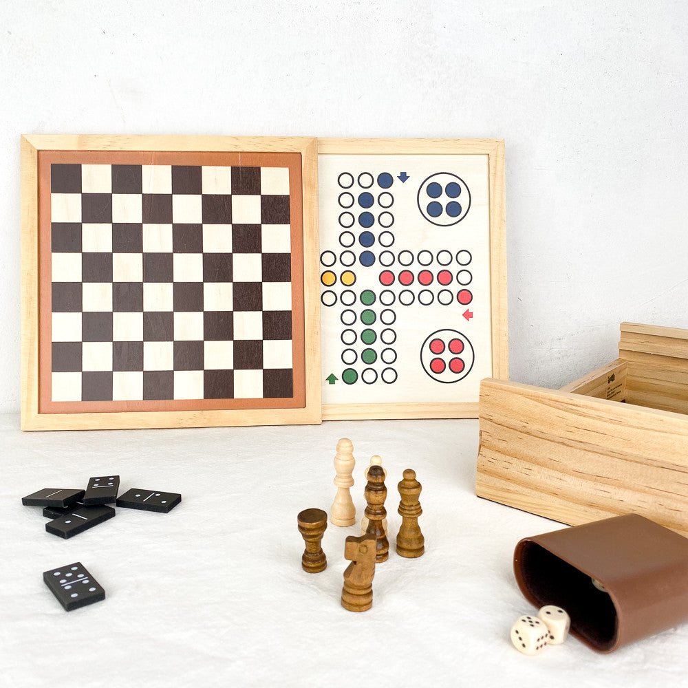 Coffret de jeux de plateau en bois